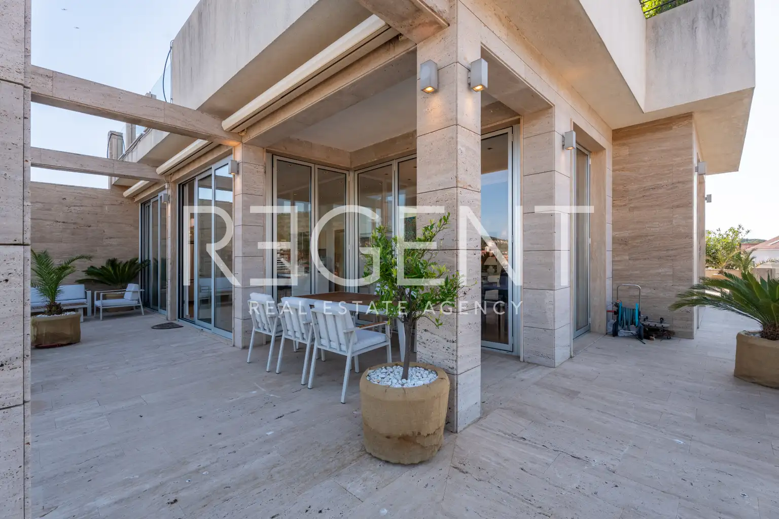 Dubrovnik - Wyjątkowy penthouse z basenami w pięknym Dubrowniku