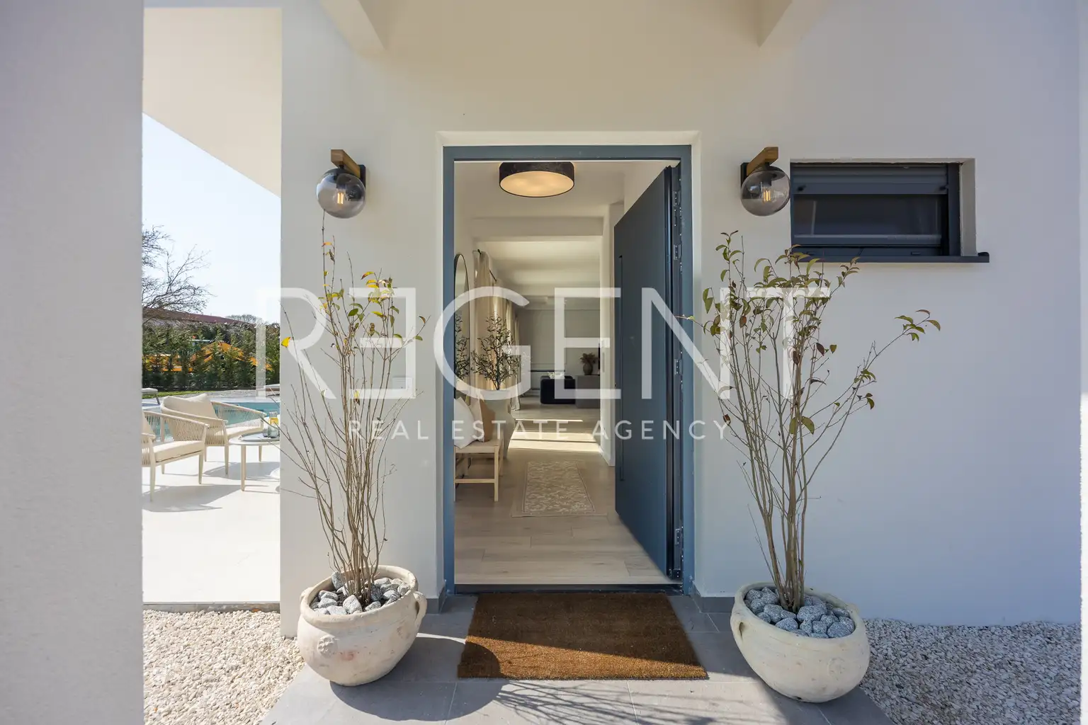 Istra, Svetvinčenat - Moderna vila s grijanim bazenom