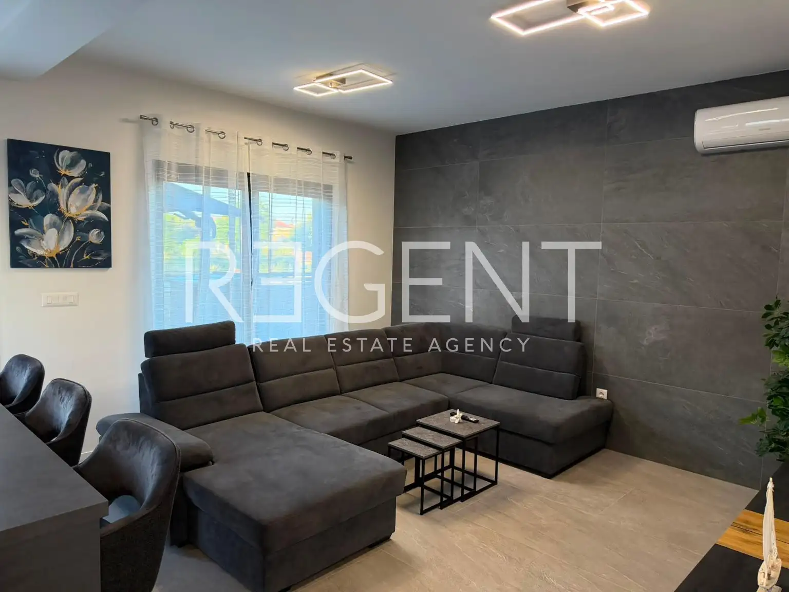 Privlaka, Sabunike — dvosoban stan 139 m2, bazen, vrt, parking mjesto