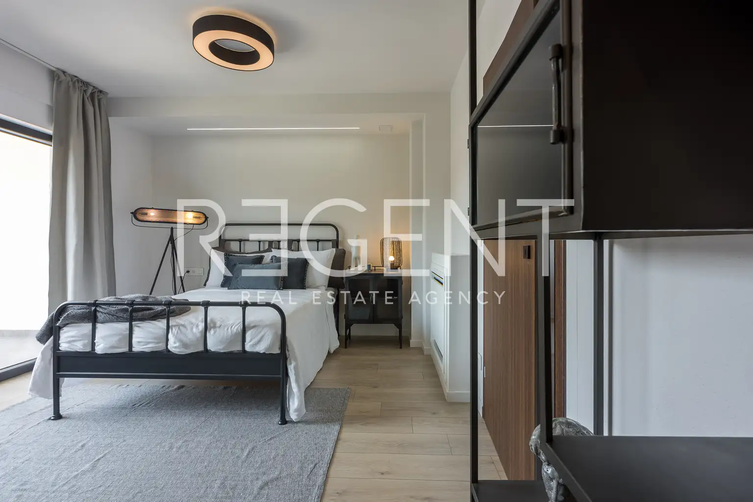 Istra, Svetvinčenat - Moderna vila s grijanim bazenom