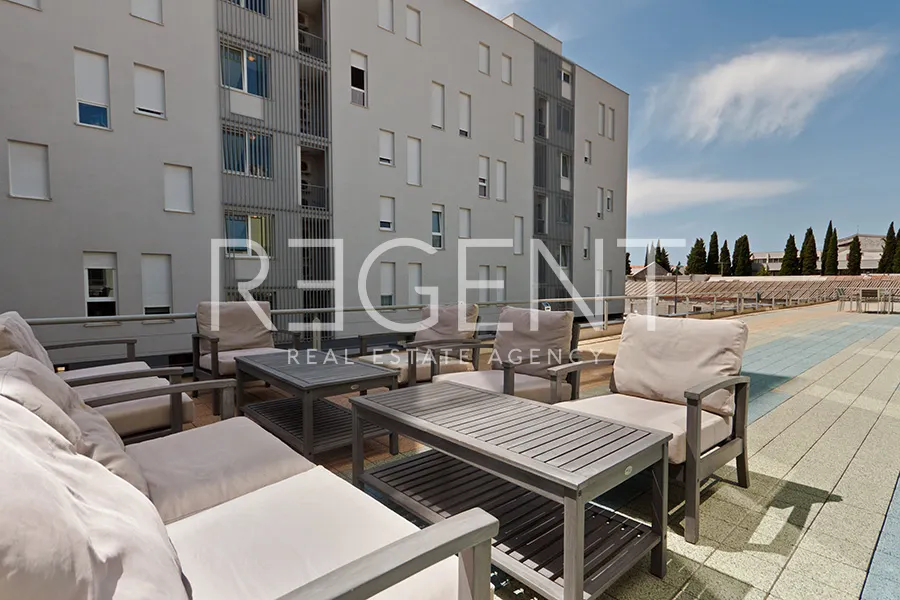 Split - Komerční prostor na frekventovaném místě 64 m2 DLOUHODOBÝ PRONÁJEM