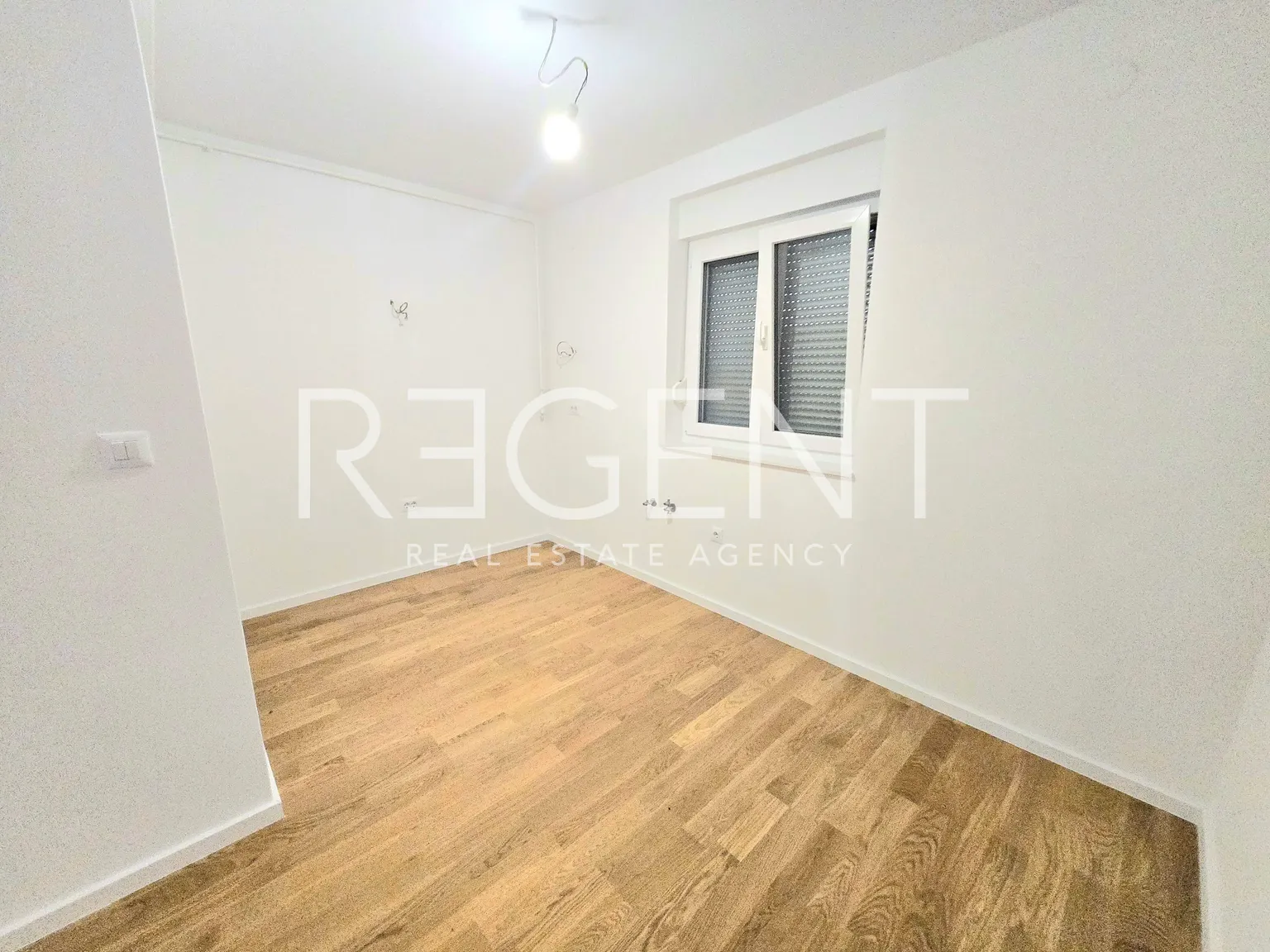 Sveta Nedelja, Kerestinec- Trosoban stan 100 m2