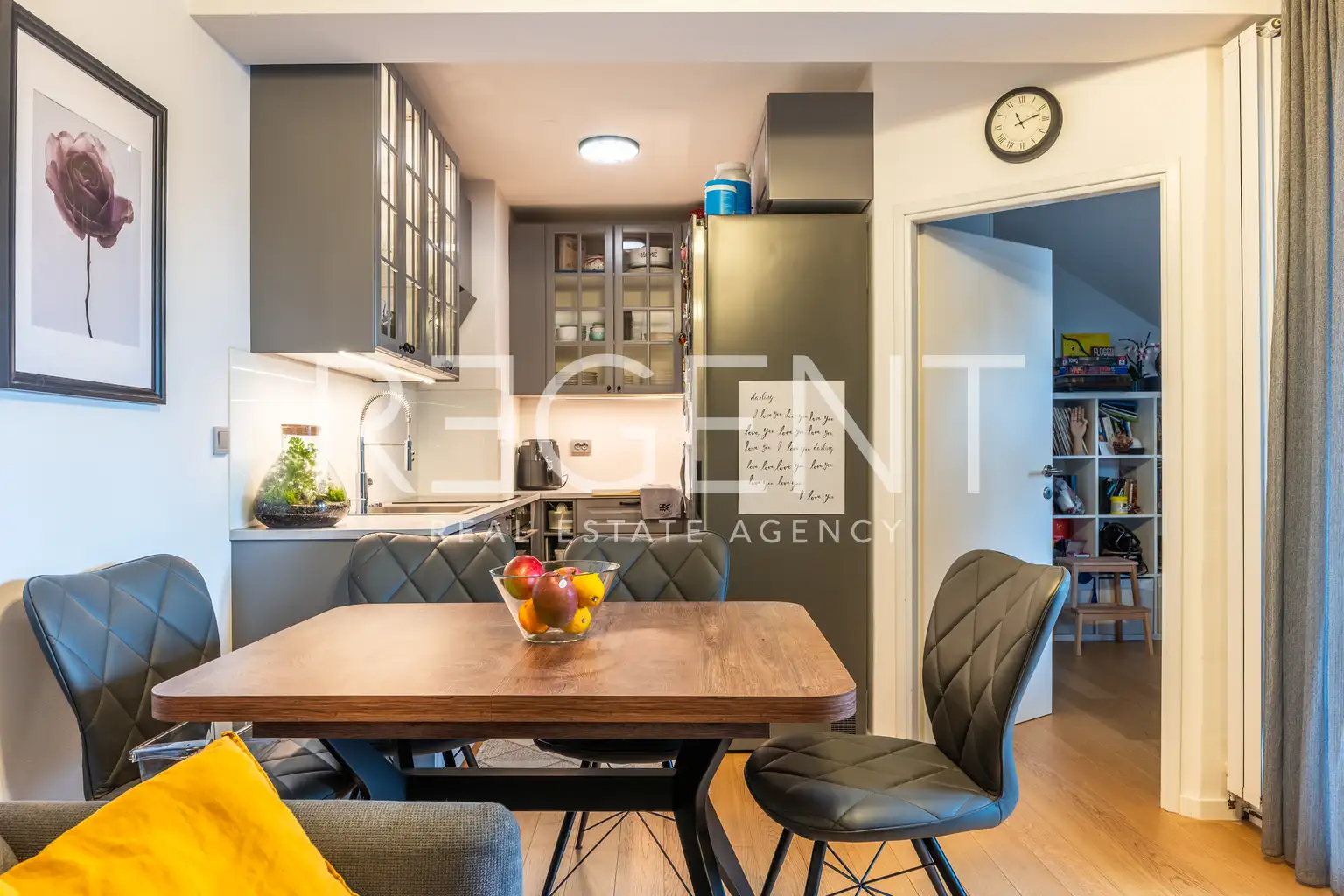 Zagreb, Voltino - Renoviran trosoban stan