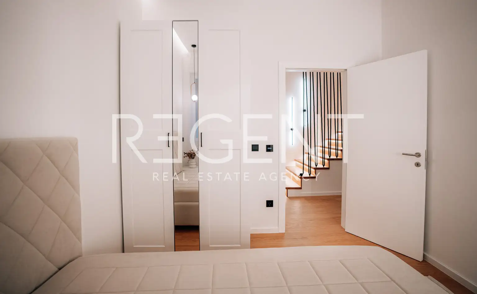 Záhřeb, Remete – Luxusní dvoupatrový byt k pronájmu