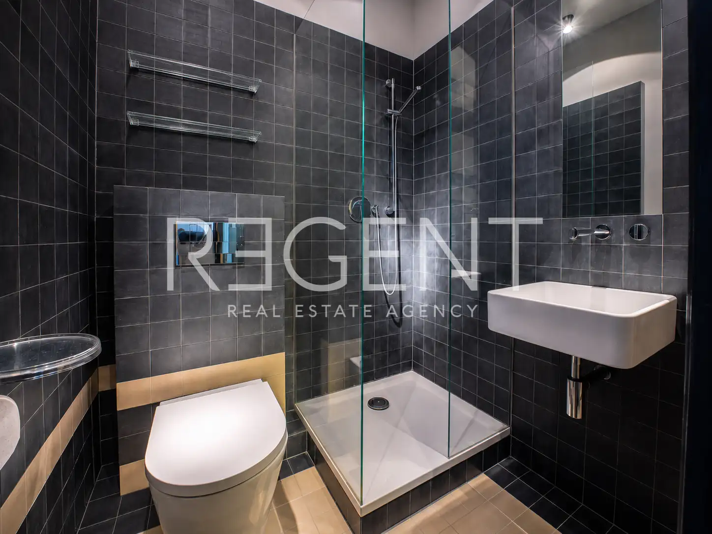 Zagreb, Masarykova – Artistic duplex with 6-meter ceilings