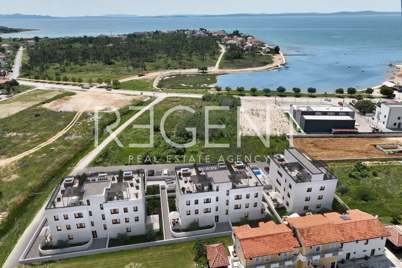 Zadar, Privlaka - Luxusné sídlisko troch obytných víl 70 m od mora