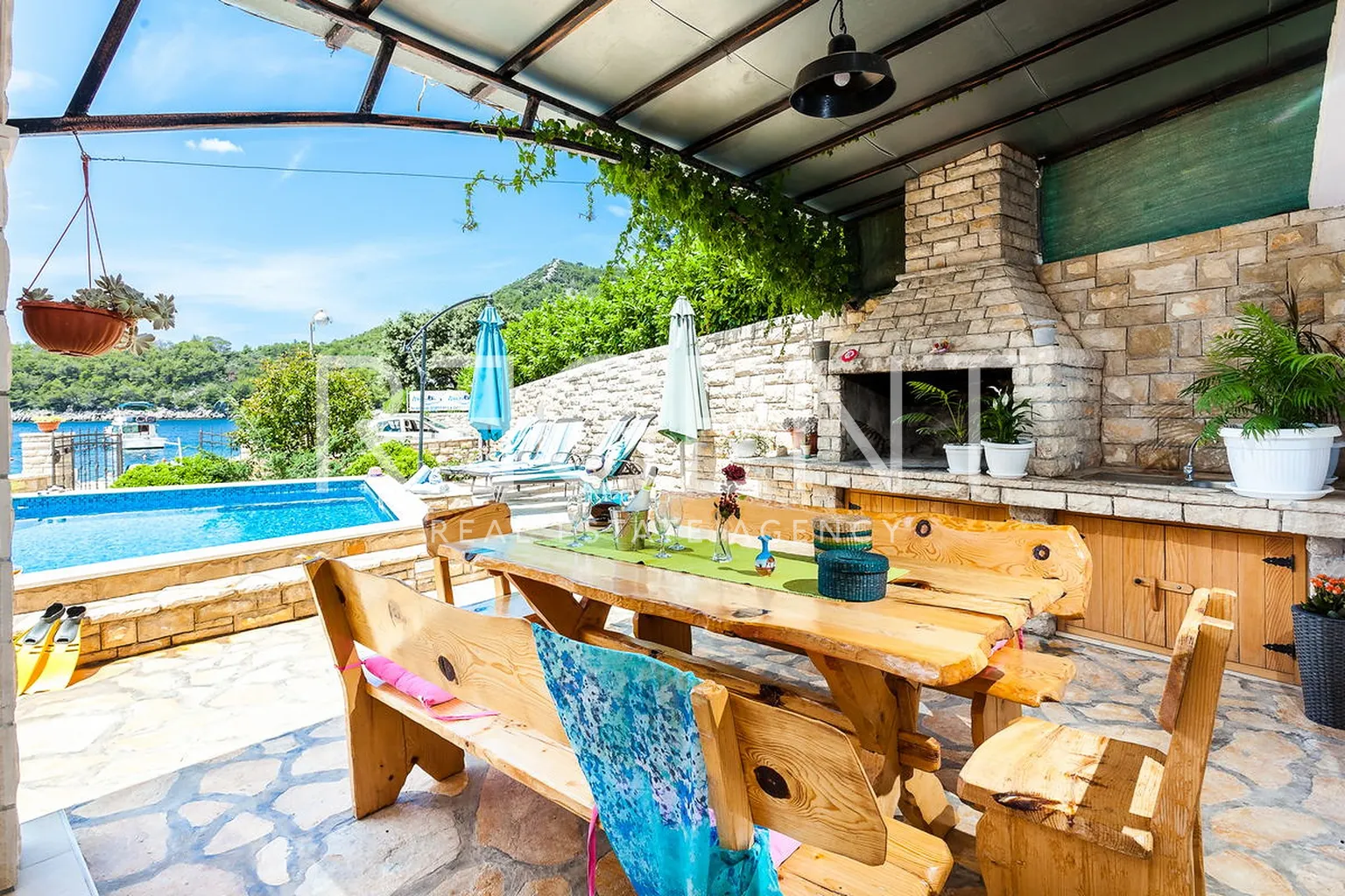 Ostrov Korčula – Okouzlující vila v zátoce s bazénem 460 m2