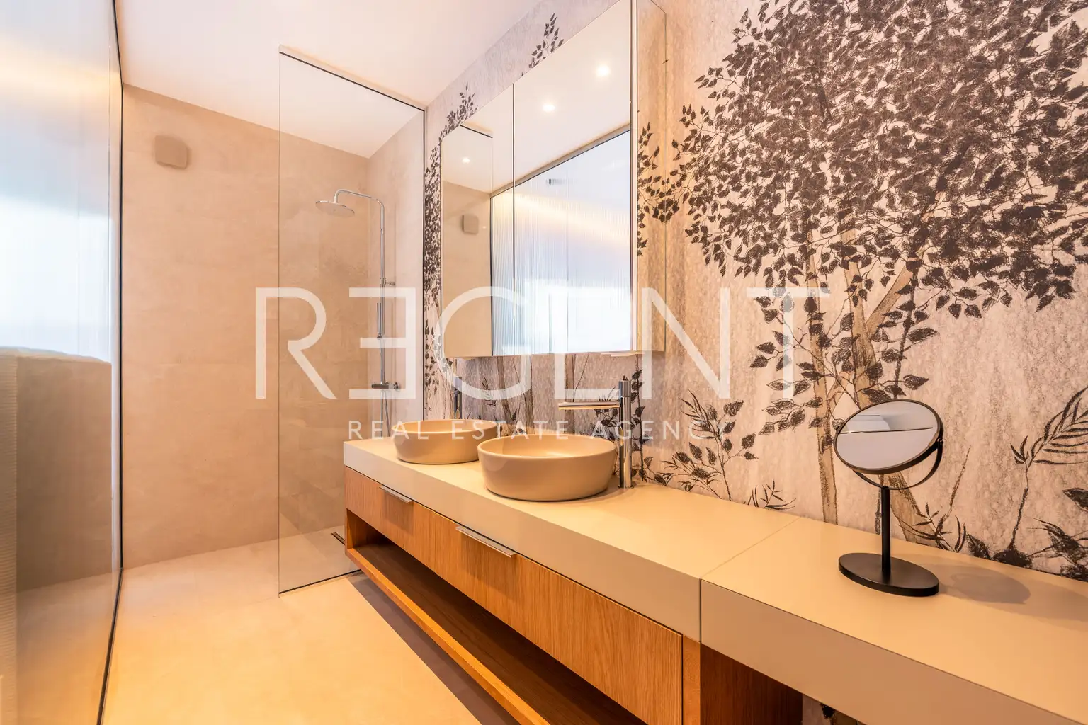 Zagreb, Srebrnjak - moderan trosoban stan s terasom