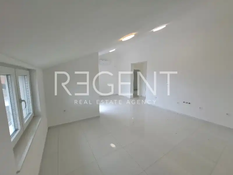 Crikvenica - Četverosoban stan s terasom 110 m2, novogradnja