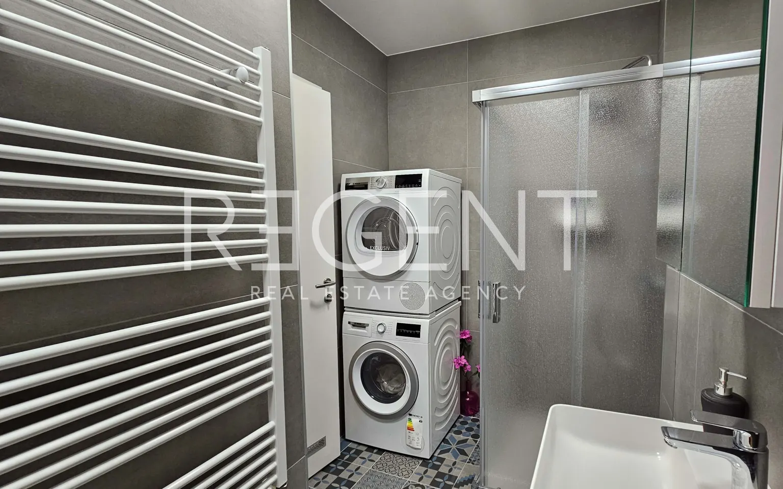 Záhřeb, Trešnjevka - moderní třípokojový penthouse s garážovým stáním 92 m2 novostavba