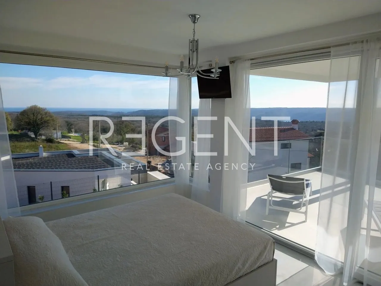 Istrie, Labin - Luxusní vila moderního designu s výhledem na moře 225 m2