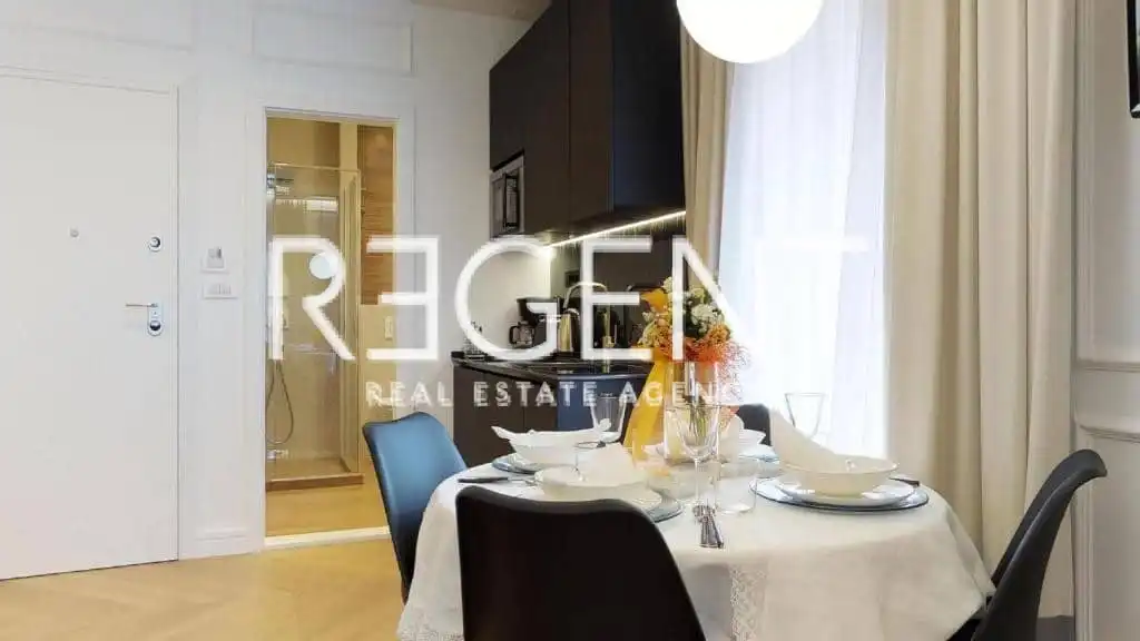 Split, Centar - Dioklecijanova Palača dva studio apartmana 65 m2