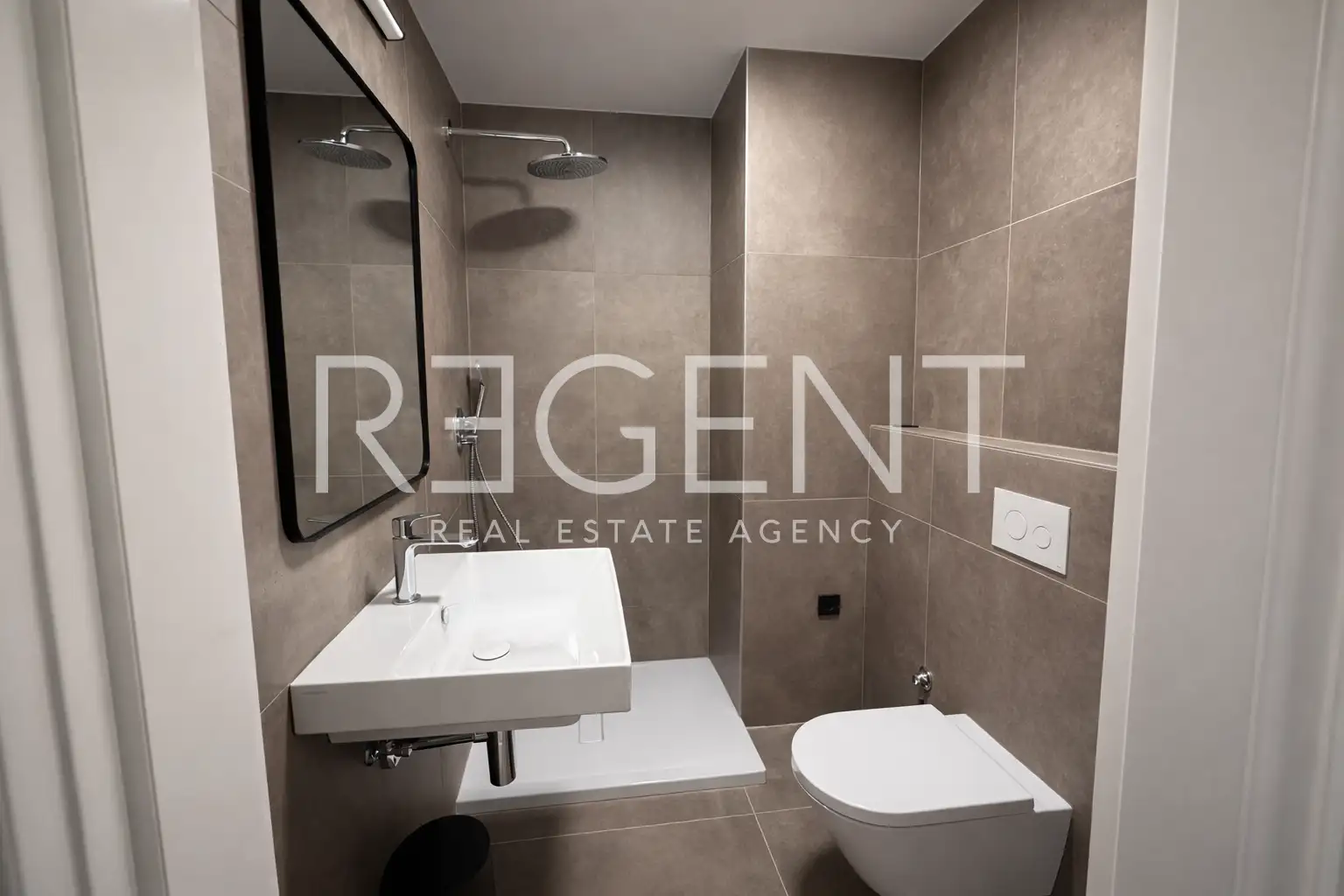 Zagreb, Centar - Trosoban renoviran stan za najam s parkingom