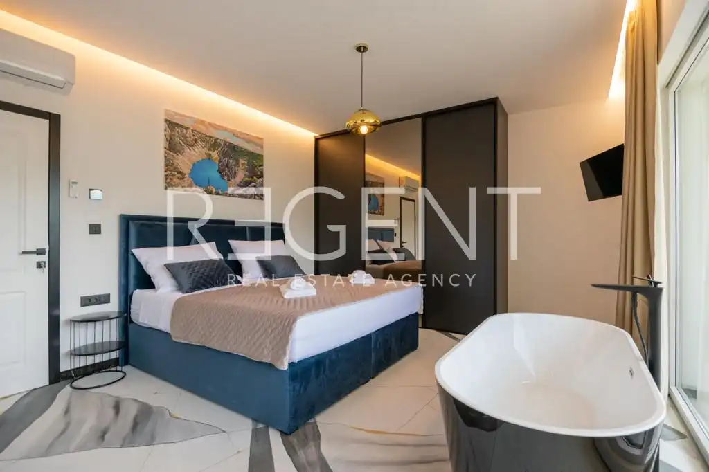 Makarska, Zagvozd - Luxury villa with pool 270 m2