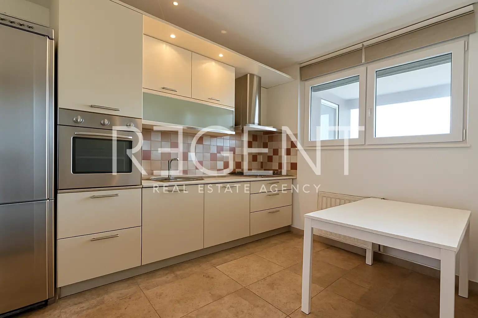 Zagreb, Vlaška - appartamento trilocale con balcone