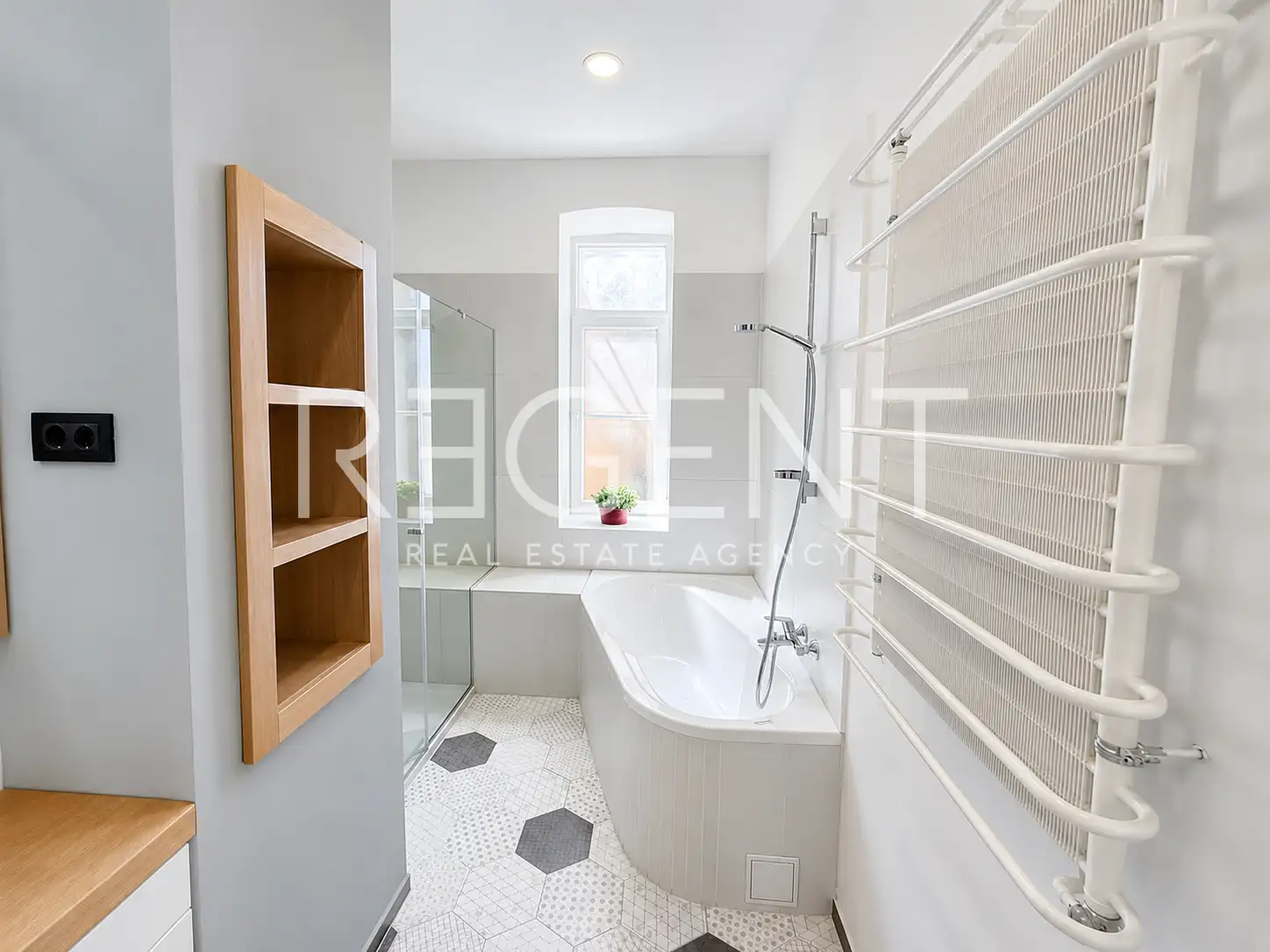 Stan 115 m² na najam, Zagreb, Donji Grad — 1. kat, lođa