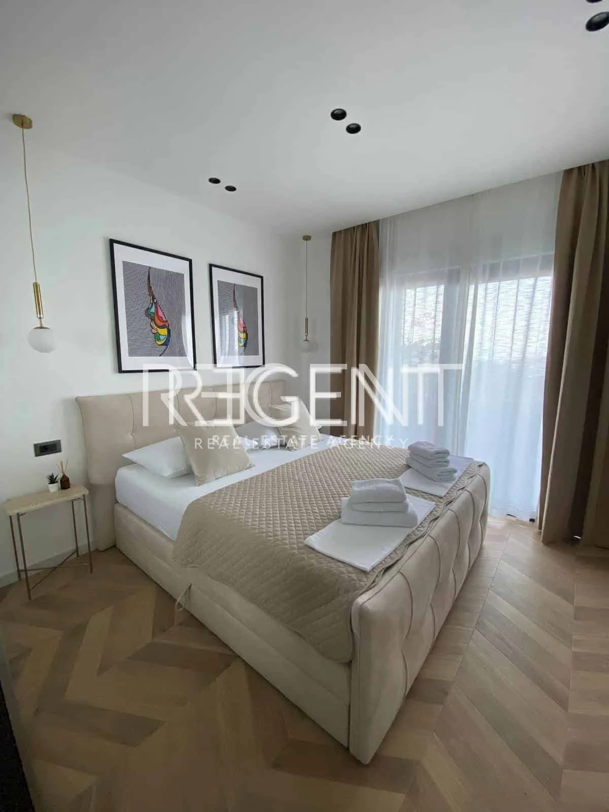 Makarska - Luxurious villa with three residential units