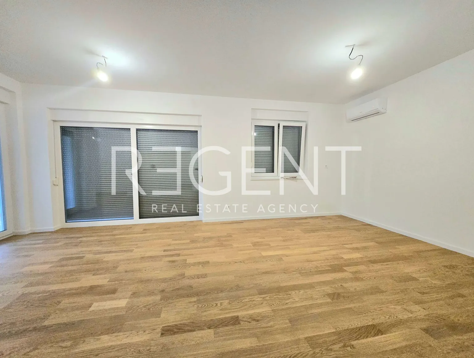 Sveta Nedelja, Kerestinec- Trosoban stan 100 m2 s vrtom