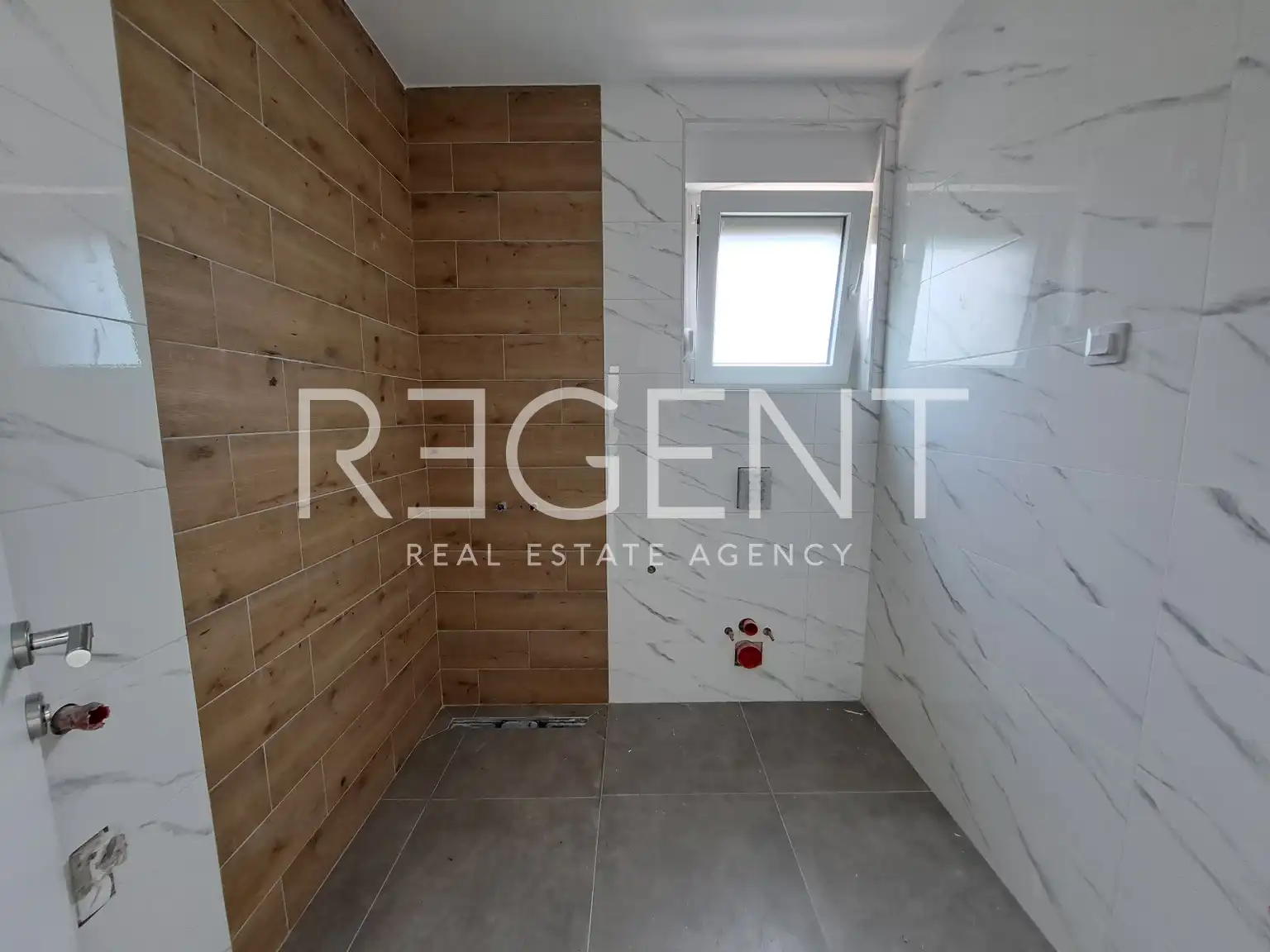 Novi Vinodolski - Appartement moderne de trois pièces dans un endroit calme de 64 m2