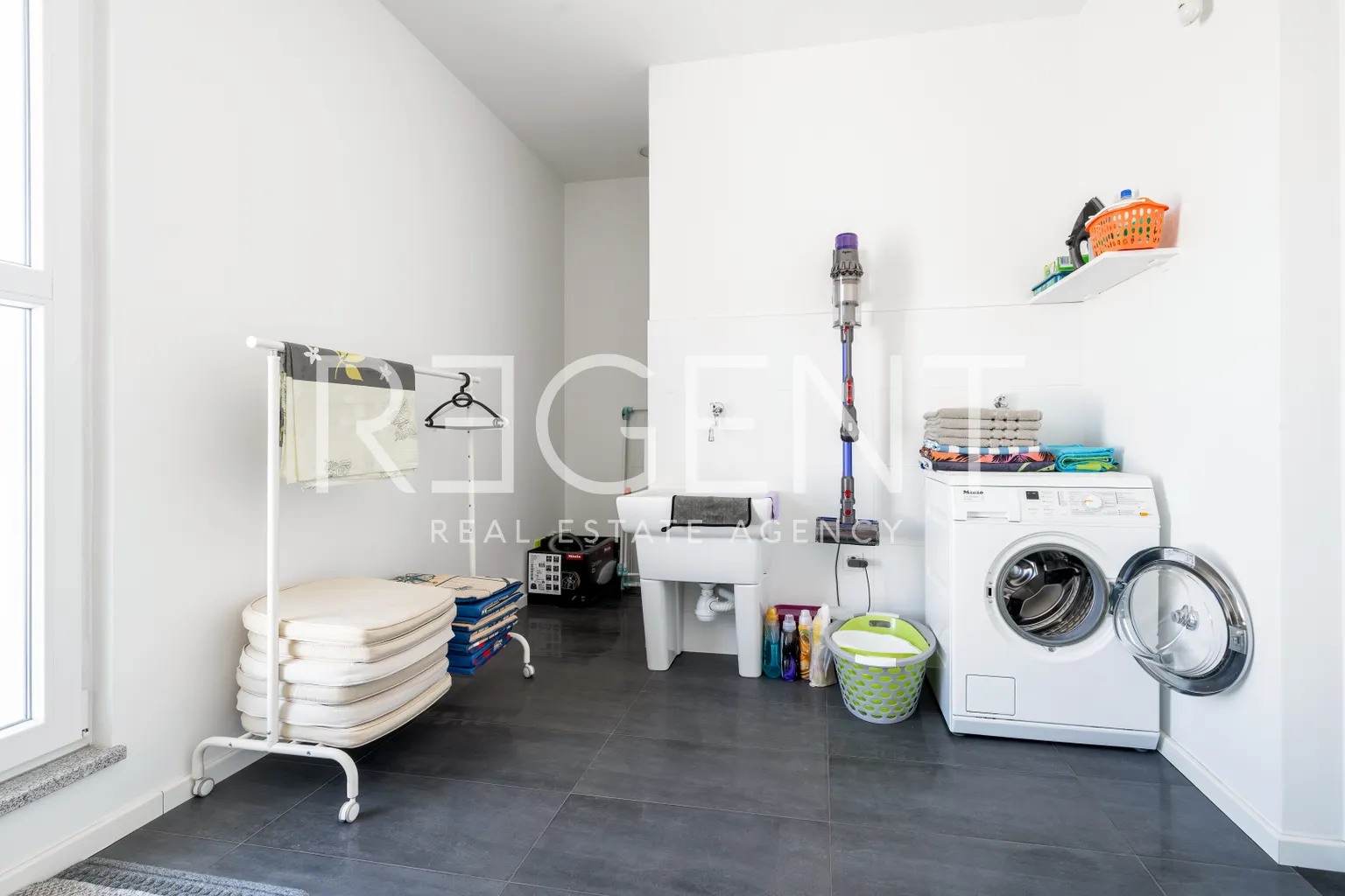 Split, Dragovode - Luksuzan penthouse s terasom i pogledom na more 103 m2