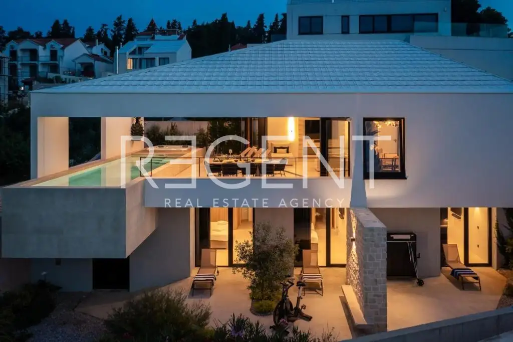Brač - Moderna vila s bazenom, jacuzzijem i saunom