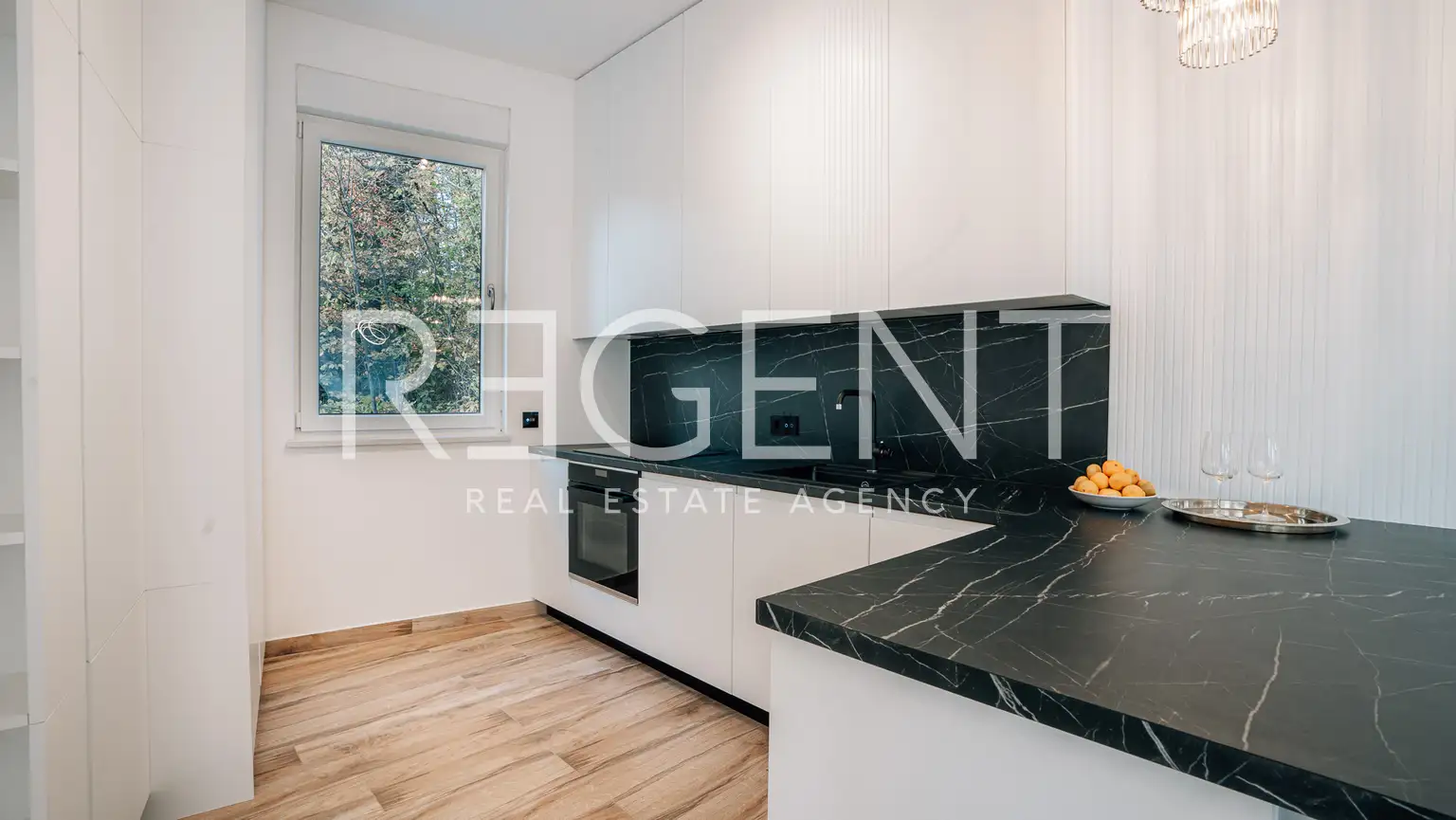 Záhřeb, Remete – Luxusní dvoupatrový byt k pronájmu