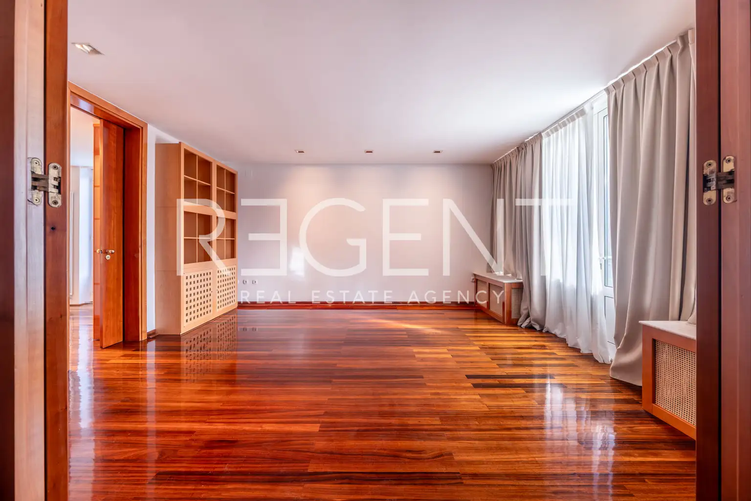 Zagreb, Šestine - Jedinstvena kuća s bazenom i velikim vrtom