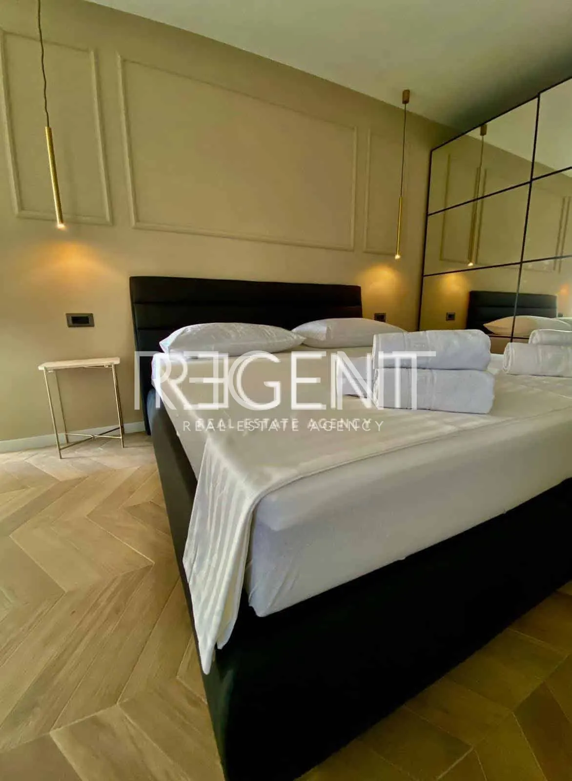 Makarska - Luxurious villa with three residential units
