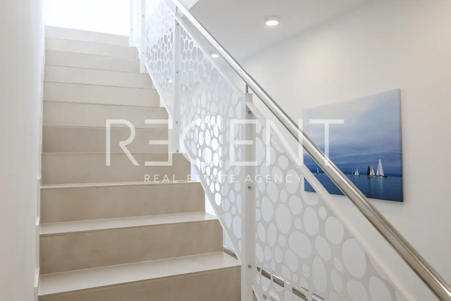 Privlaka - Dom szeregowy z basenem i tarasem na dachu.