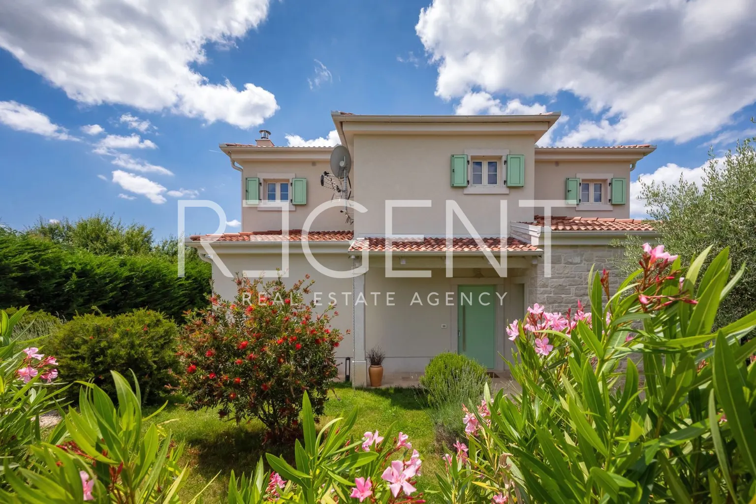 Istrie, Višnjan - Luxusní vila s bazénem a panoramatickým výhledem 170 m2