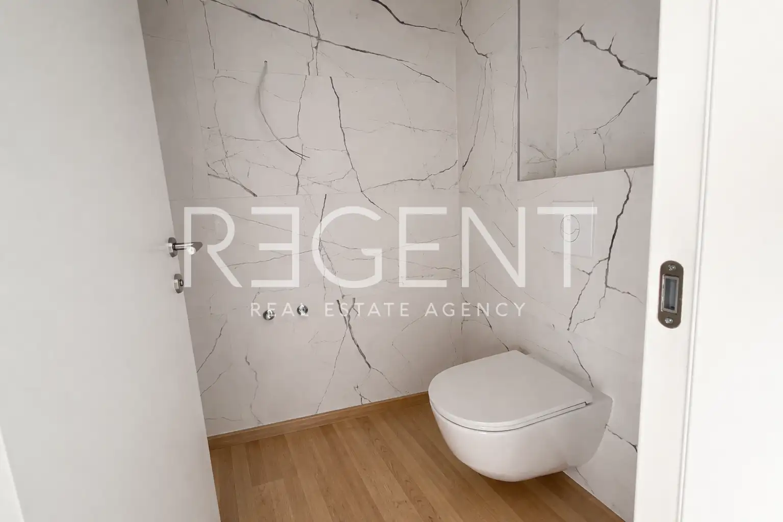 Makarska, Drvenik - Dvosoban stan u novogradnji kraj mora