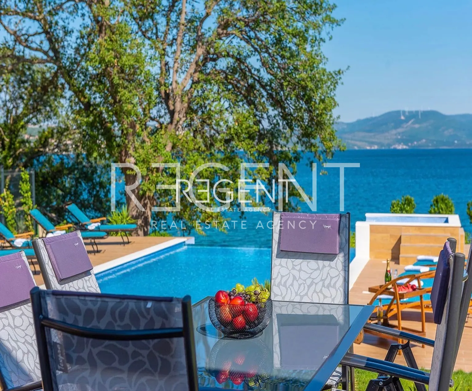 Zadar, Posedarje - Vila prvi red uz more 300 m2