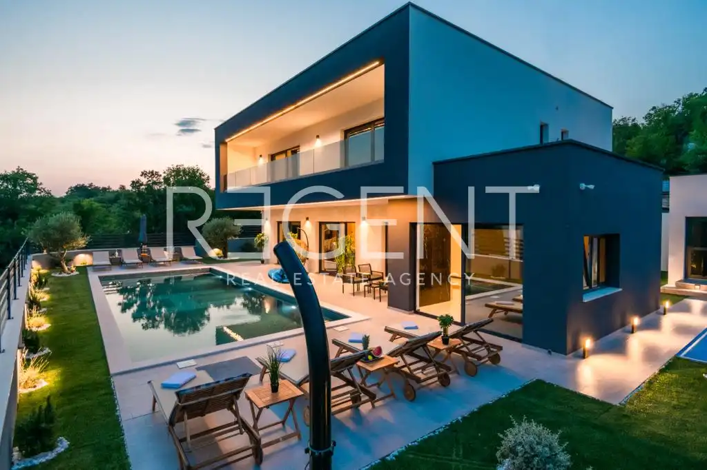 Makarska, Zagvozd - Luxury villa with pool 270 m2
