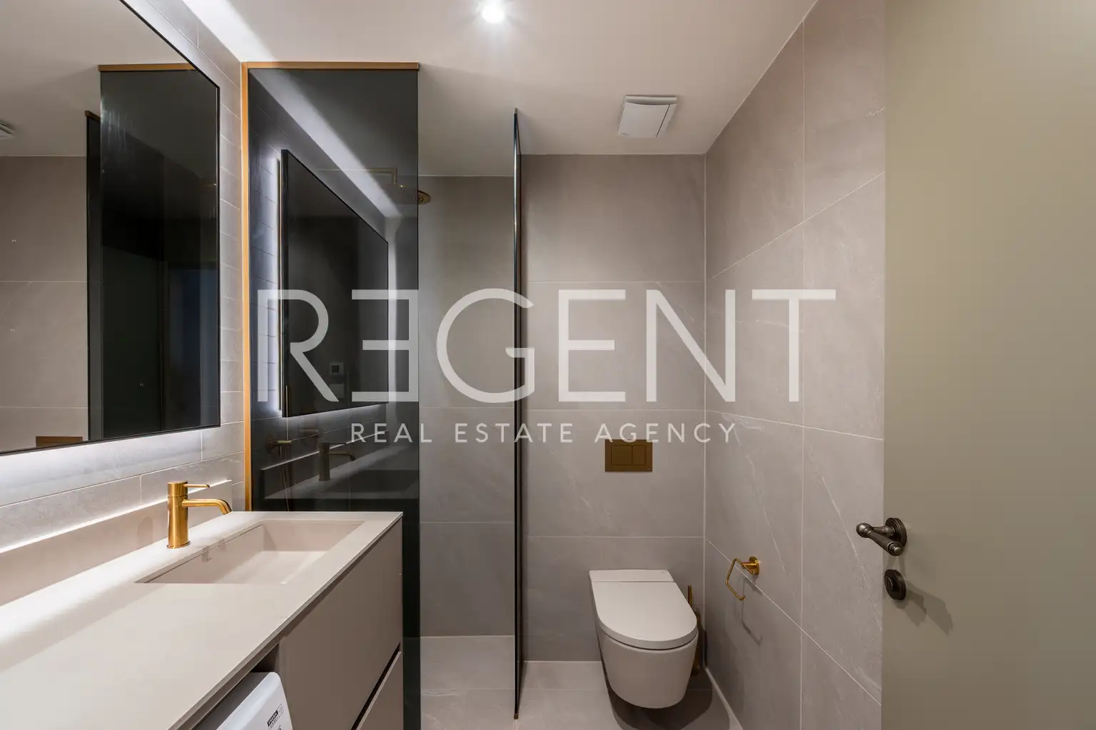 Stan 43 m² za najam — prvi najam, Centar