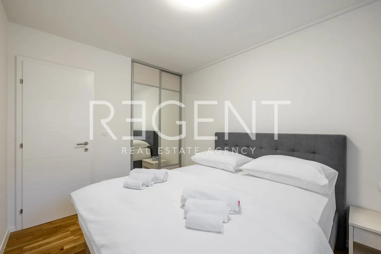 Split, Podstrana - Nowoczesny, przestronny apartament z ogrodem, Długoterminowo
