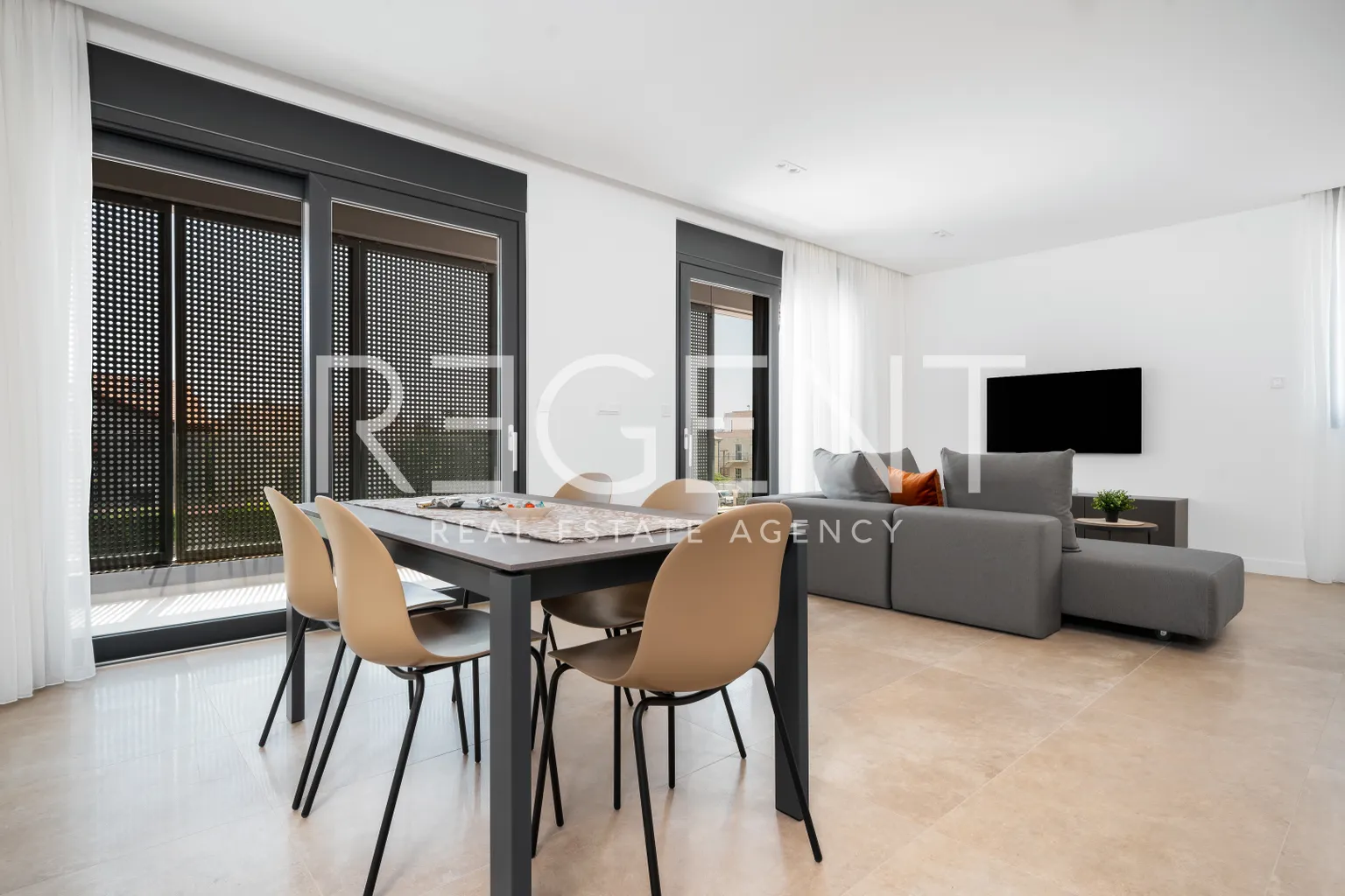 Split, Kaštel Lukšić - Moderní dvoupokojový byt 80 m2 DLOUHODOBÝ PRONÁJEM