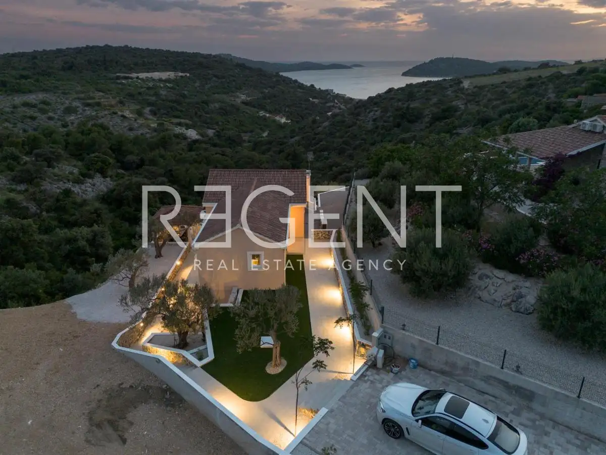 Rogoznica, Ražanj - authentische Villa mit Meerblick