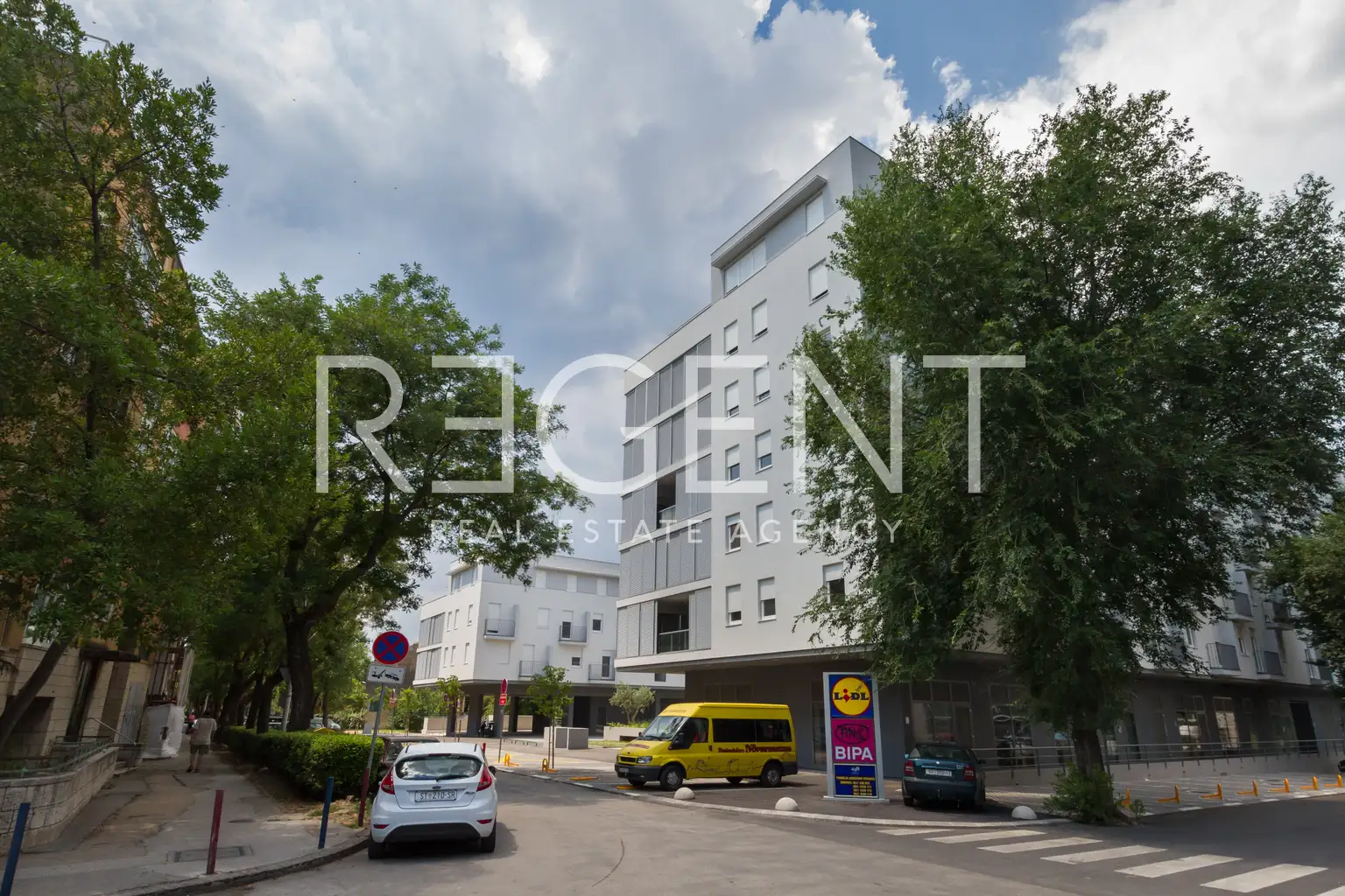 Split, Spinut – jednosoban stan s garažom i lođom blizu centra