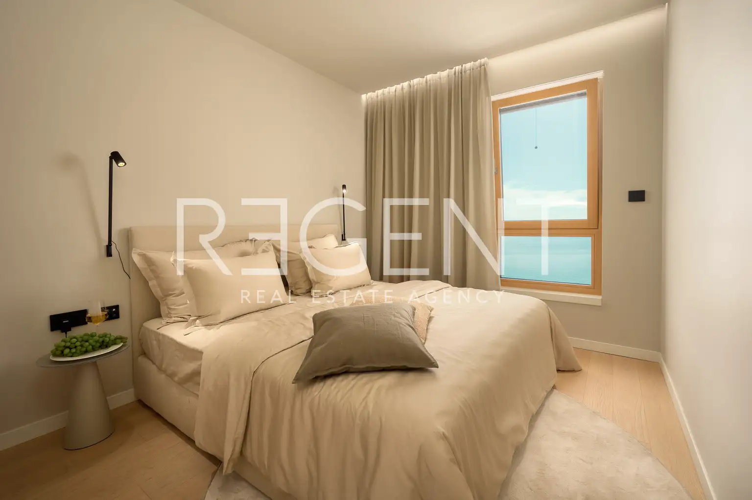 Split, Žnjan - Dvojizbový byt s loggiou a výhľadom na more