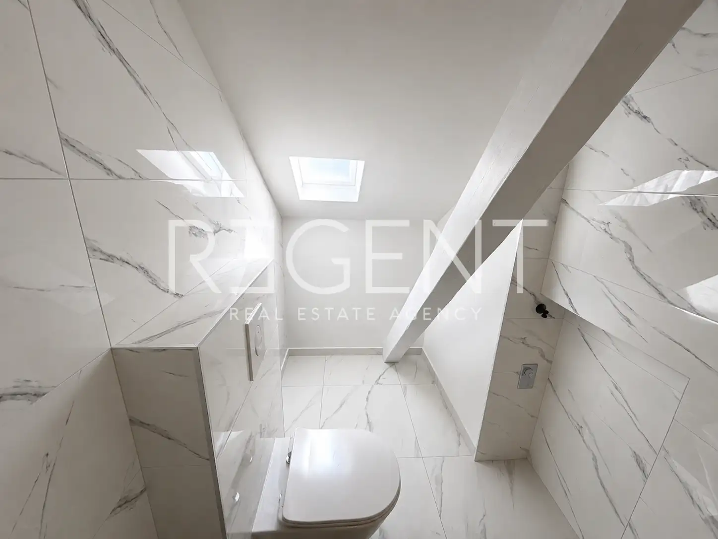 Zagreb, Center - Renovated three-room attic apartment