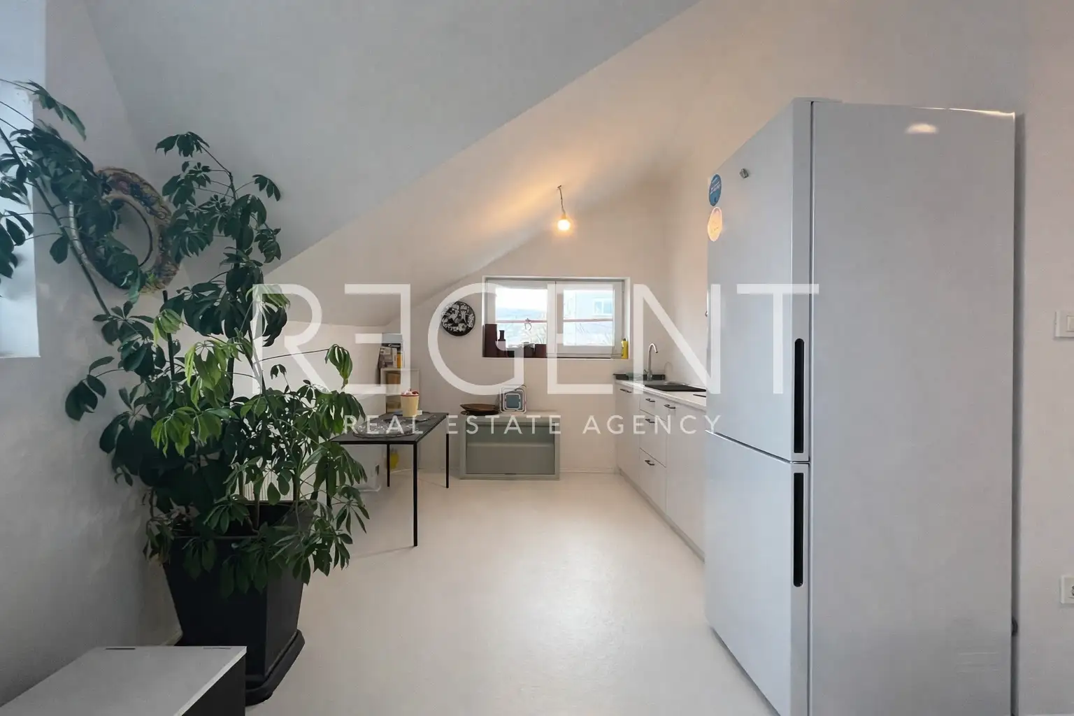 Zagreb, Malešnica - dvoetažan stan s parkirnim mjestom i vrtom