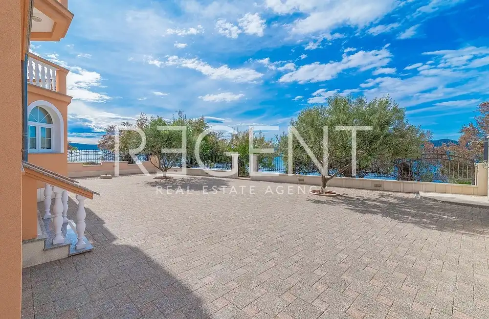 Zadar, Sukošan - Apartmánový dům v první řadě u moře