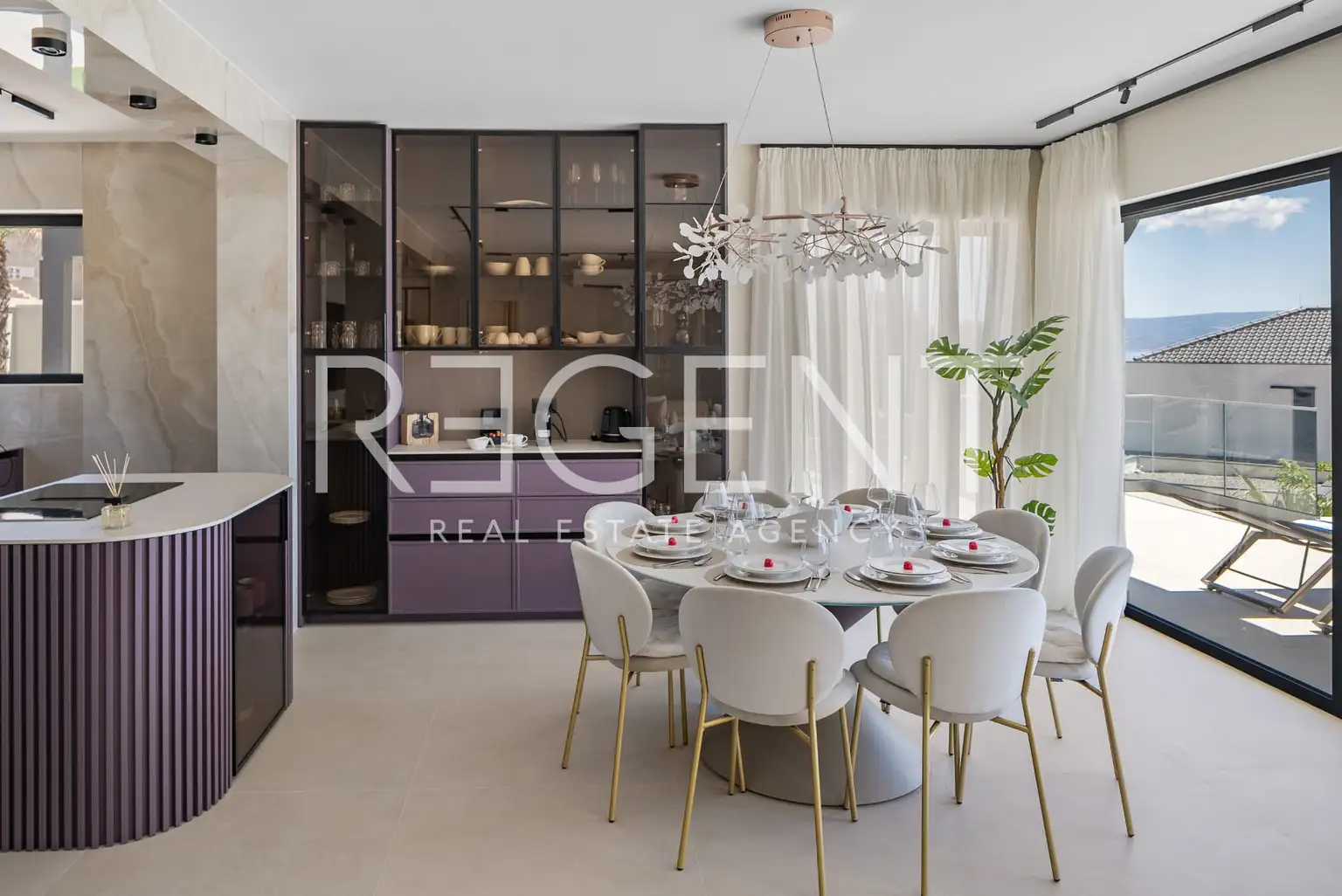 Podstrana - Vila s bazénom a výhľadom na more