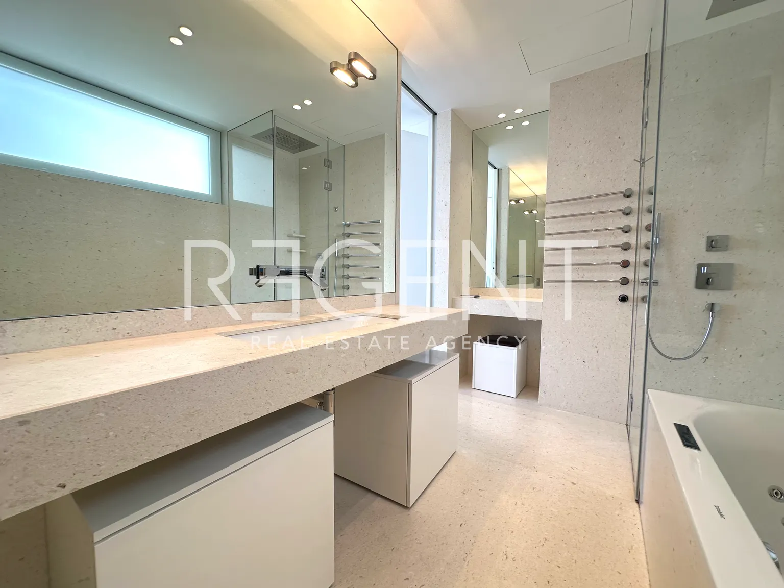 Zagreb, Centar, Ban Centar - Ekskluzivan penthouse s pogledom na katedralu