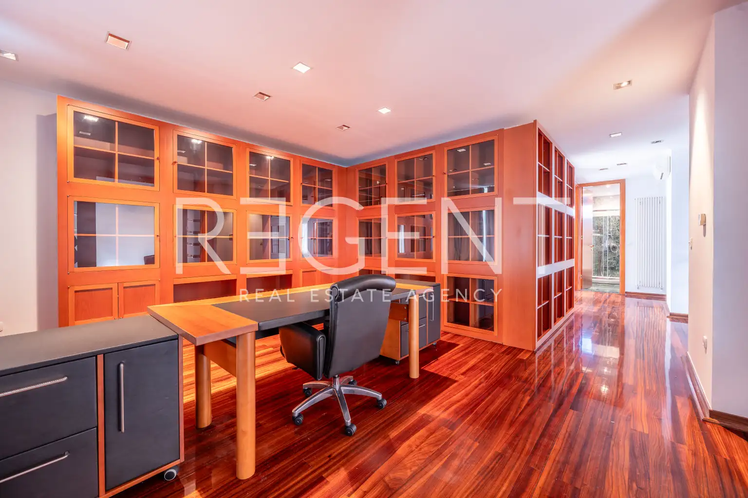 Zagreb, Šestine - Jedinstvena kuća s bazenom i velikim vrtom