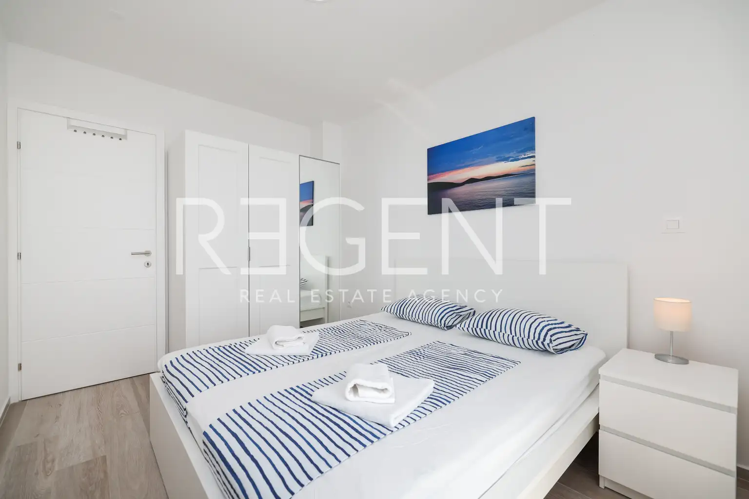 Privlaka - Dom szeregowy z basenem i tarasem na dachu.