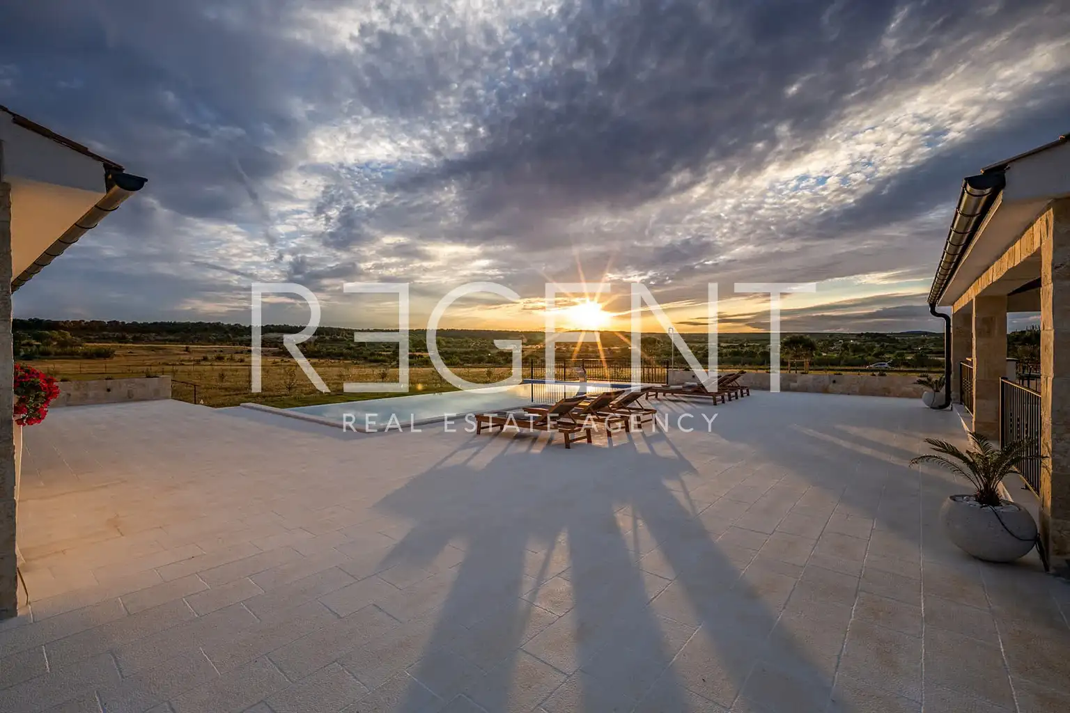Zadar, St. Filip i Jakov - Rustic villa on a 30,000 m² plot of land