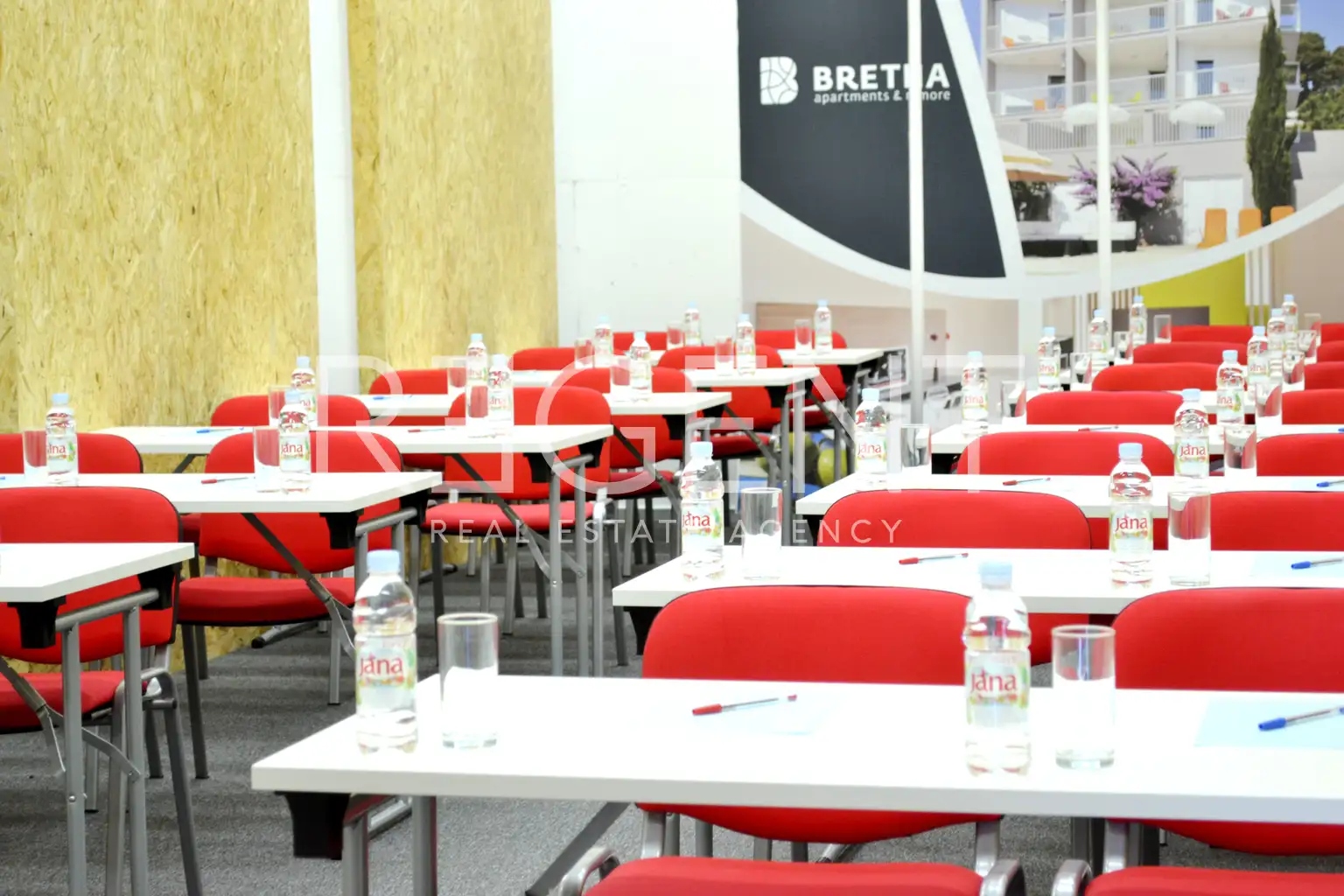 Brač, Sutivan - Investicijska prilika, stambena zgrada