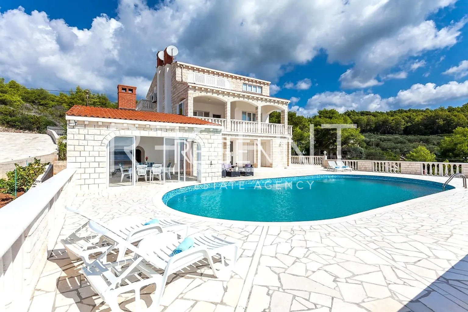 Otok Korčula – Unikatna kamena kuća uz more 450 m2