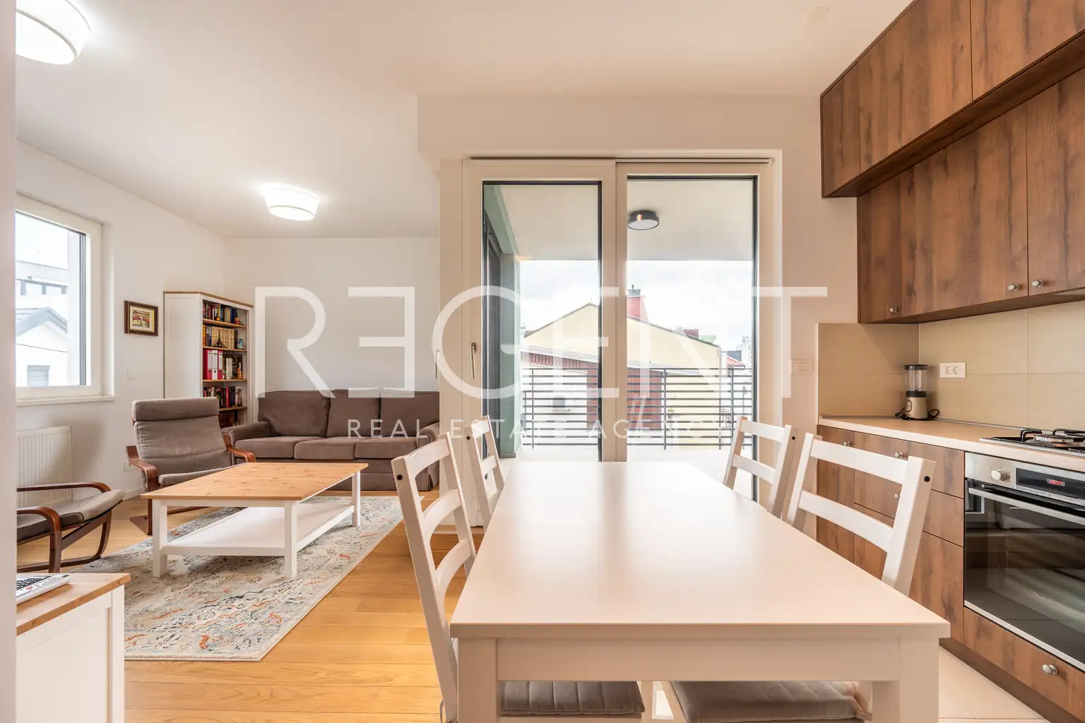 Zagreb, Maksimir - Luksuzan trosoban stan s garažnim mjestom